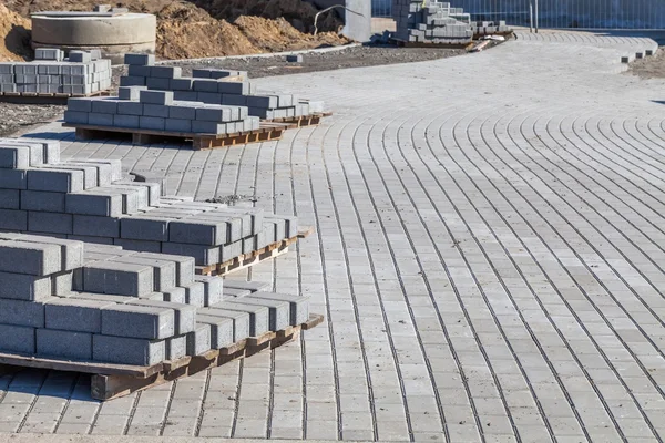 Construction of sidewalk with cobblestones — Stock Photo, Image