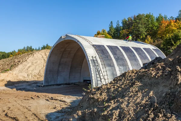 Byggandet av en tunnel på järnvägen — Stockfoto