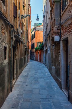 dar geçit - Venedik, İtalya