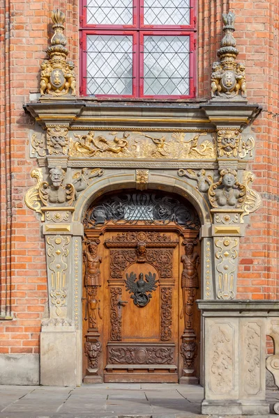 Tarihi bina girişinde — Stok fotoğraf