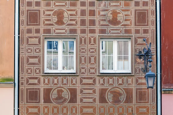 Decoraciones en la fachada del edificio — Foto de Stock