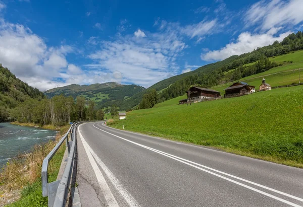 Asphalt road in the Alps - Austria — Stock Photo, Image