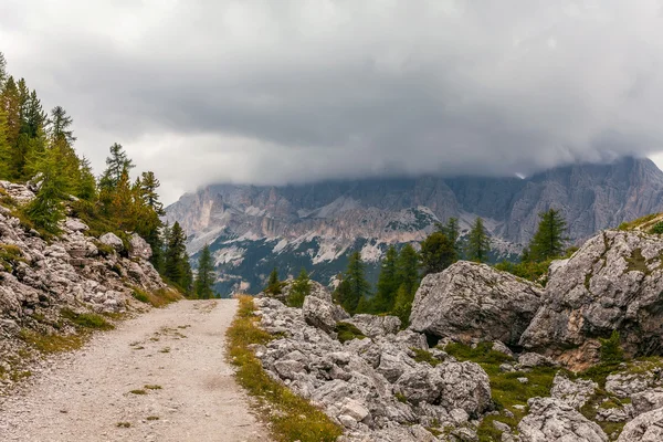 Dolomiterna bergen efter stormen — Stockfoto