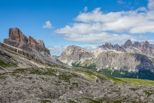 Yaz aylarında Dolomites dağ — Stok fotoğraf