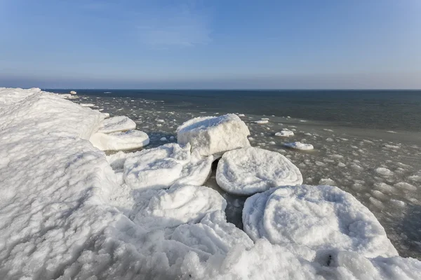 Costa polaca no inverno - Mar Báltico — Fotografia de Stock