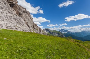 Yaz aylarında Dolomites dağ