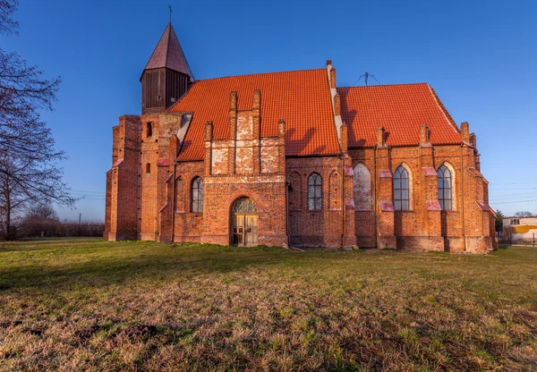 Středověký kostel je v přírodě — Stock fotografie
