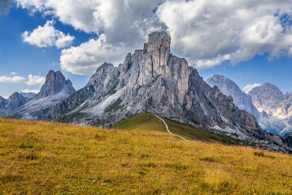 Vacker, fantastisk utsikt - Dolomiterna, Italien — Stockfoto