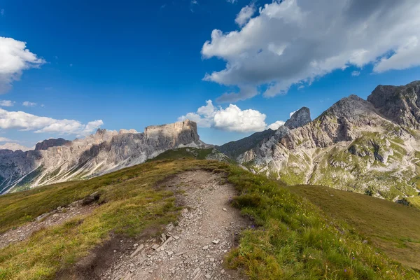 Mooi, een adembenemend uitzicht - Dolomieten, Italië — Stockfoto