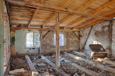 eski, terk edilmiş ve inşa unutuldu