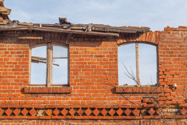 eski, terk edilmiş ve inşa unutuldu