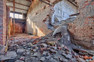 eski, terk edilmiş ve unutulmuş Tuğla Fabrikası