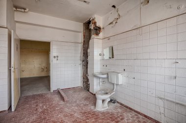 eski, terk edilmiş ve inşa unutuldu