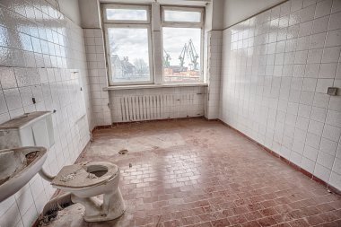 eski, terk edilmiş ve inşa unutuldu