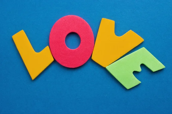Любовь, цветные буквы — стоковое фото