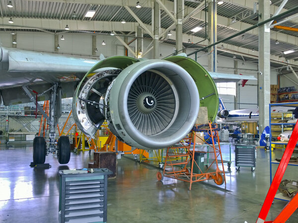 Авиационный двигатель
