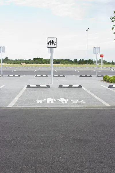 Parking dla rodzin — Zdjęcie stockowe