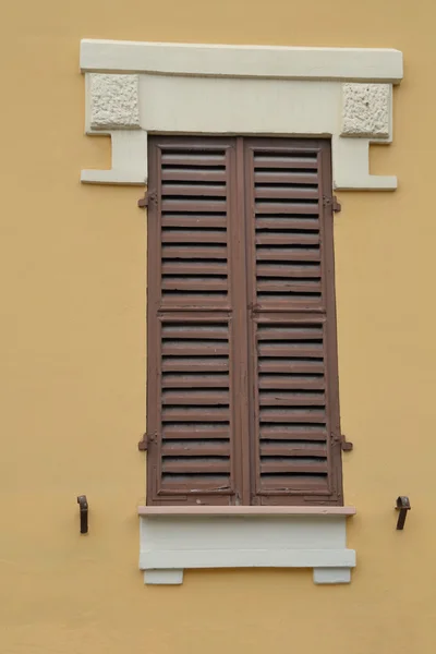 Italienska fönster — Stockfoto