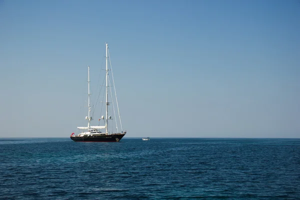 Βάρκα στη θάλασσα — Φωτογραφία Αρχείου