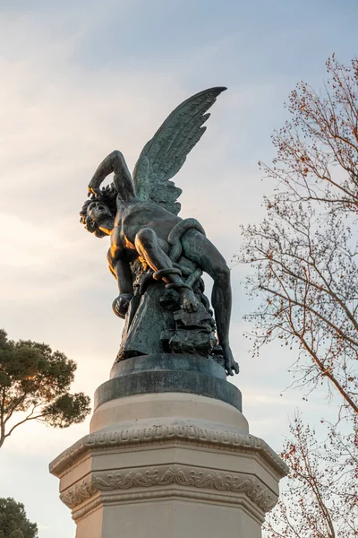 Madrid Španělsko Fuente Del Angel Caido Památník Padlého Anděla Fontána — Stock fotografie