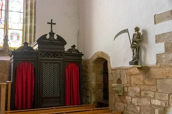 Ploumilliau Francja Posąg Ankou Xvi Personifikacja Śmierci Kościele Saint Milliau — Zdjęcie stockowe