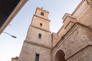 Ciudad Real, İspanya. Katedral de Nuestra Senora del Prado 'nun çan kulesi (Prado Katedrali' nin Aziz Meryem Ana 'sı), Gotik bir tapınak.