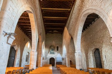 Ciudad Real, İspanya. Iglesia de Santiago 'da (St. James Kilisesi) 13. yüzyılda inşa edilmiş bir Roma Gotik kilisesi.