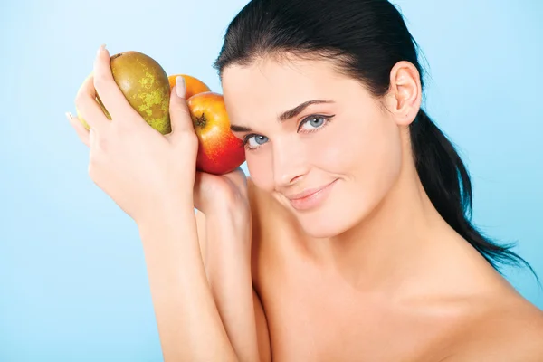 Foto van mooie vrouw met fruit — Stockfoto