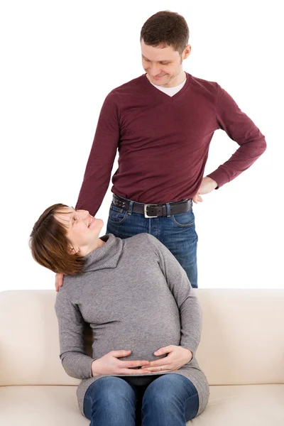 Porträt eines jungen Paares, das das Kind erwartet — Stockfoto