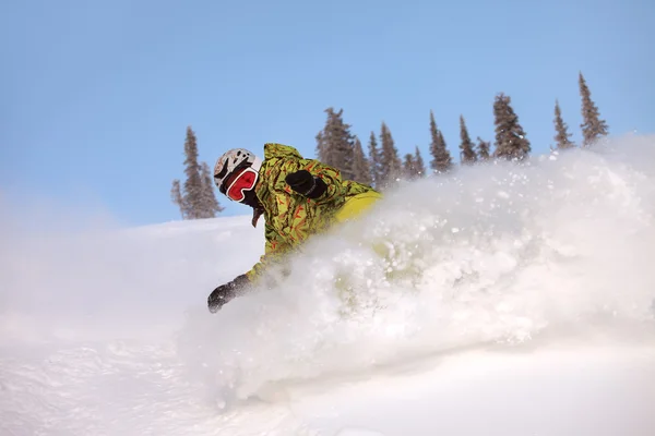 Snowboardzista robi stronie palec wyrzeźbić — Zdjęcie stockowe