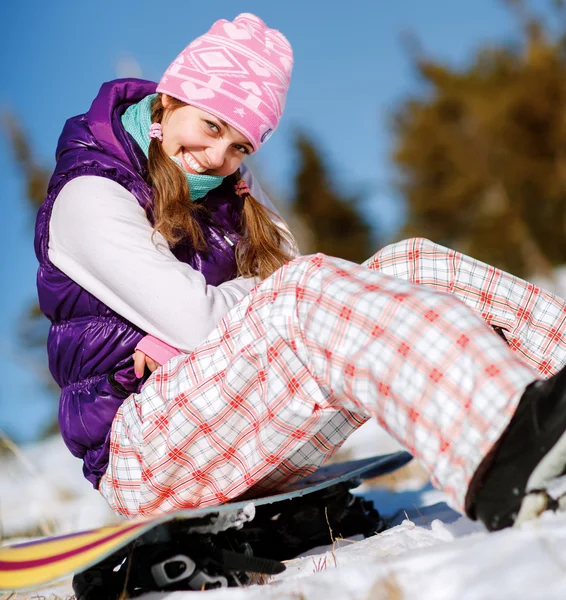 Retrato de jovem snowboarder menina — Fotografia de Stock