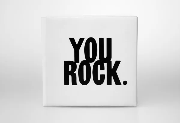 Bu kayada ile küçük beyaz kutu