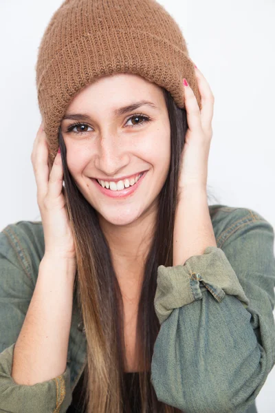 Portrét mladé ženy usmívající se — Stock fotografie
