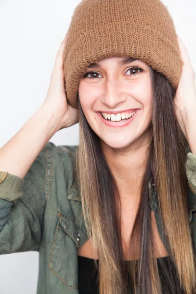 Portrét mladé ženy usmívající se — Stock fotografie