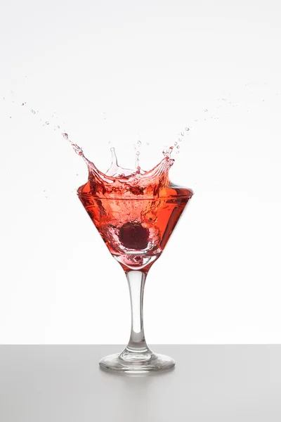 Punainen cocktail — kuvapankkivalokuva
