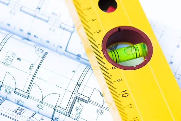 水準器と建築図面 — ストック写真