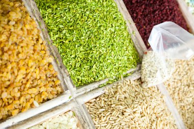 fındık, otlar ve baharatlar