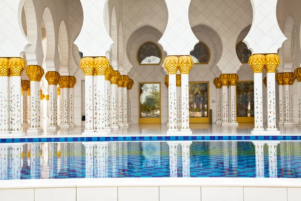 Sheikh Zayed Mosque in Abu Dhabi, United Arab Emirates — Stock Photo, Image