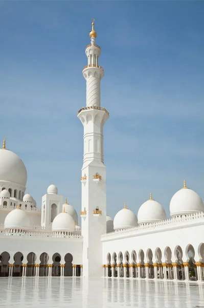 Sjeik zayed moskee in abu dhabi, Verenigde Arabische Emiraten — Stockfoto