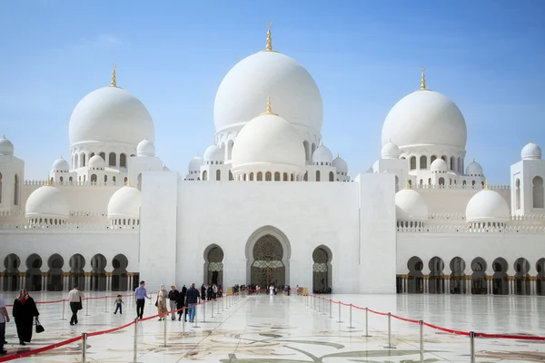 Sjeik zayed moskee in abu dhabi, Verenigde Arabische Emiraten — Stockfoto