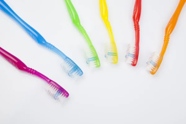 Brosses à dents colorées et concept de dentisterie — Photo