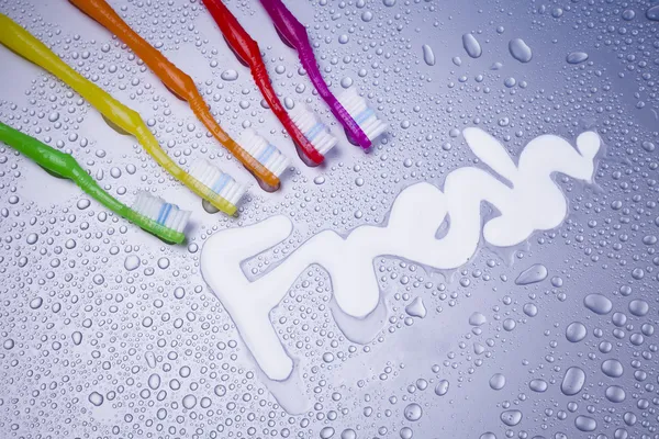 Svěží dech koncept s tootbrushes — Stock fotografie