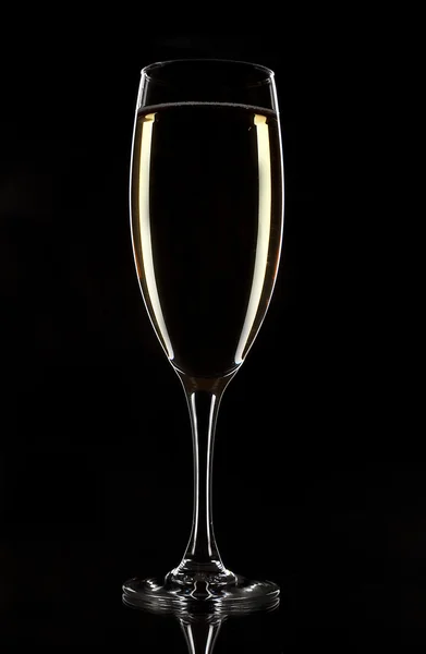 Lyxig champagne låg nyckelbild glas — Stockfoto