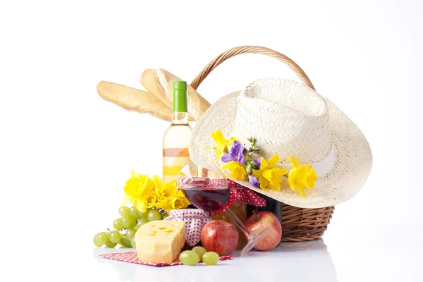 Weinprobe und Sommerpicknick-Konzept — Stockfoto