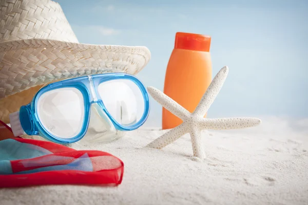 Strandzubehör. Konzept der Sommerferien — Stockfoto