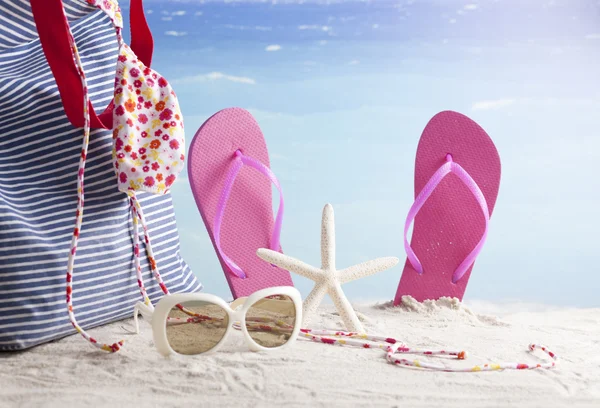 Beach bag with beach accessories — Stock Photo, Image