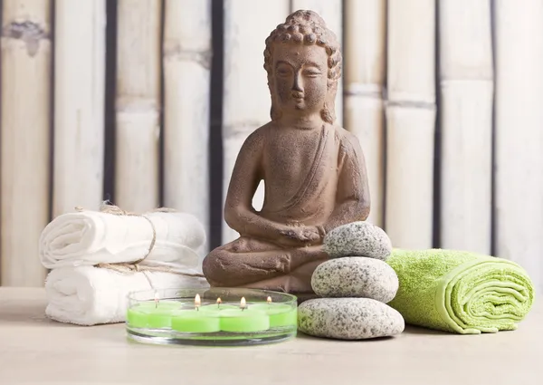 Symboles ayurvédiques pour la relaxation et la beauté intérieure, le bouddha et la méditation — Photo