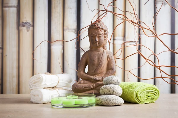 Symboles ayurvédiques pour la relaxation et la beauté intérieure, le bouddha et la méditation — Photo