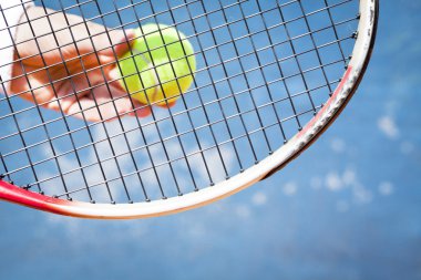 Tenis oynarken, roland garros mahkeme türü