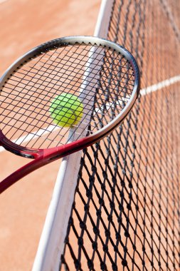 Tenis raketi, Spor donatımı
